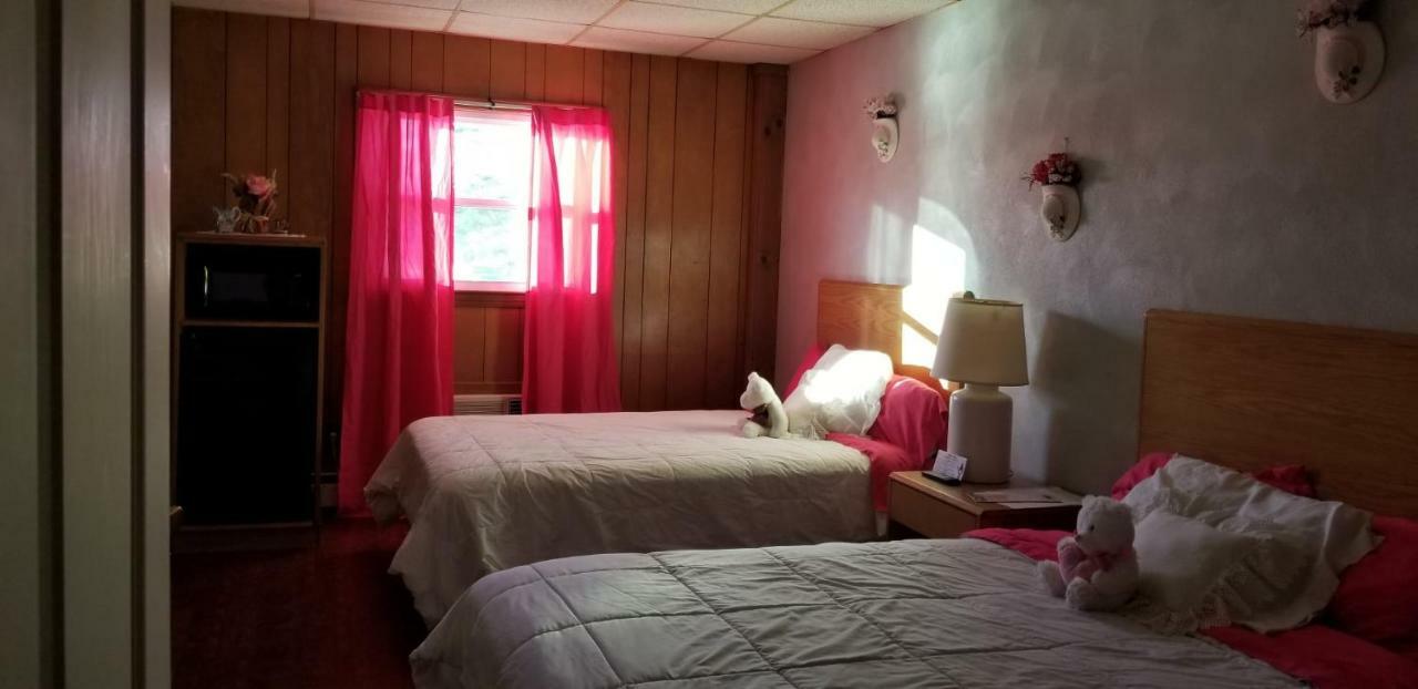 Pittsfield Motor Inn ภายนอก รูปภาพ